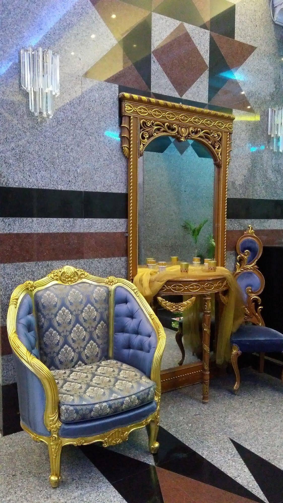 Royal Crown Suites Szardża Zewnętrze zdjęcie